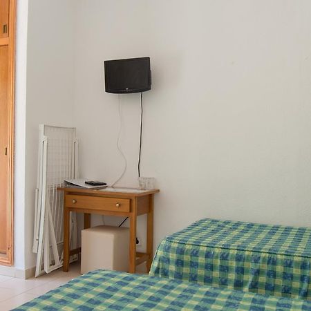 Hostal Rosales Es Pujols Exteriör bild