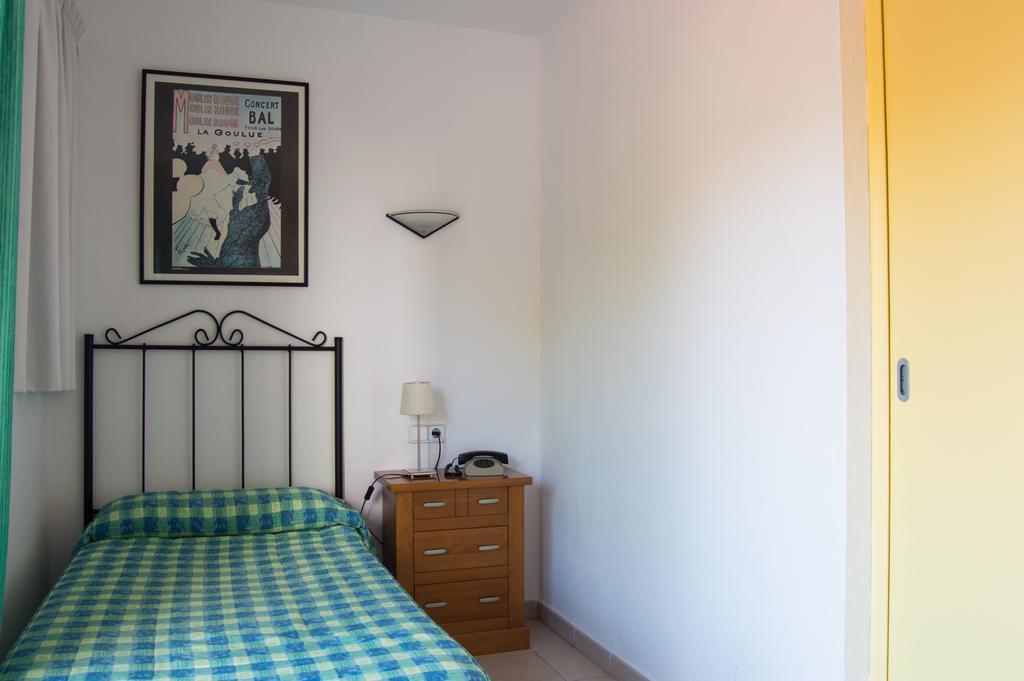 Hostal Rosales Es Pujols Rum bild