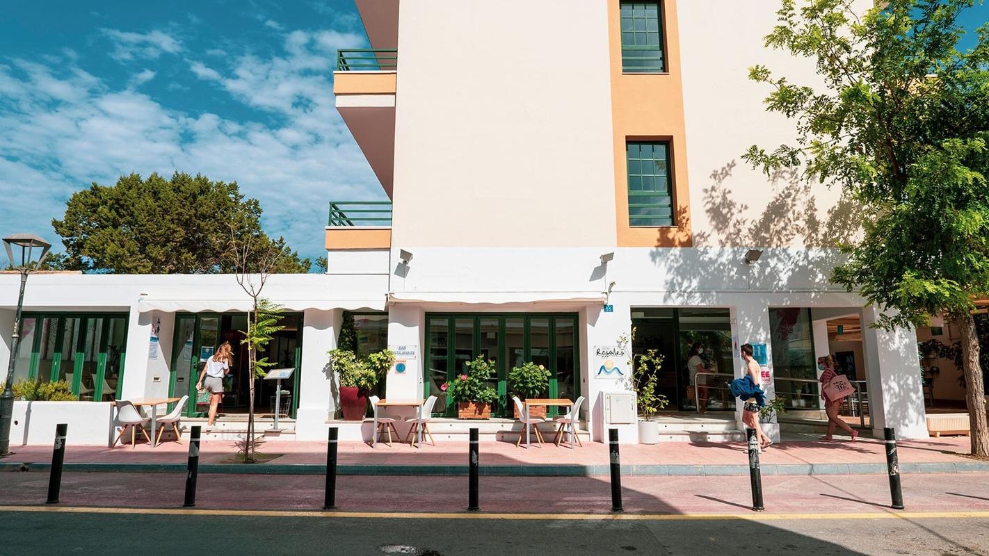Hostal Rosales Es Pujols Exteriör bild