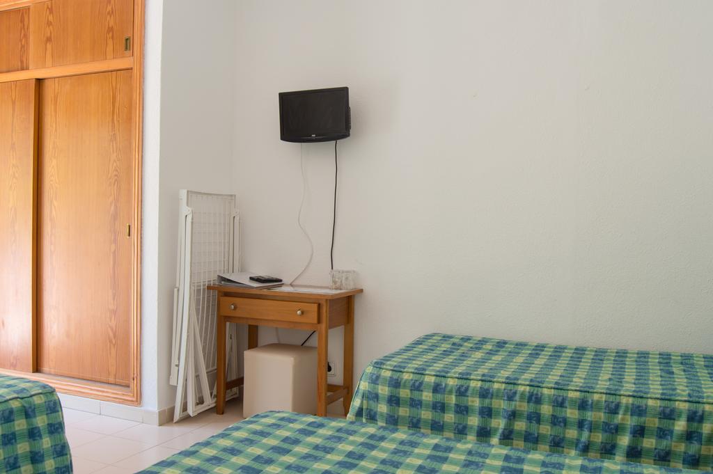 Hostal Rosales Es Pujols Exteriör bild