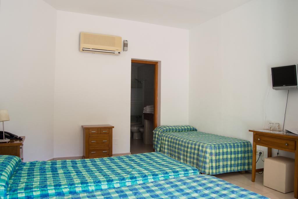 Hostal Rosales Es Pujols Rum bild